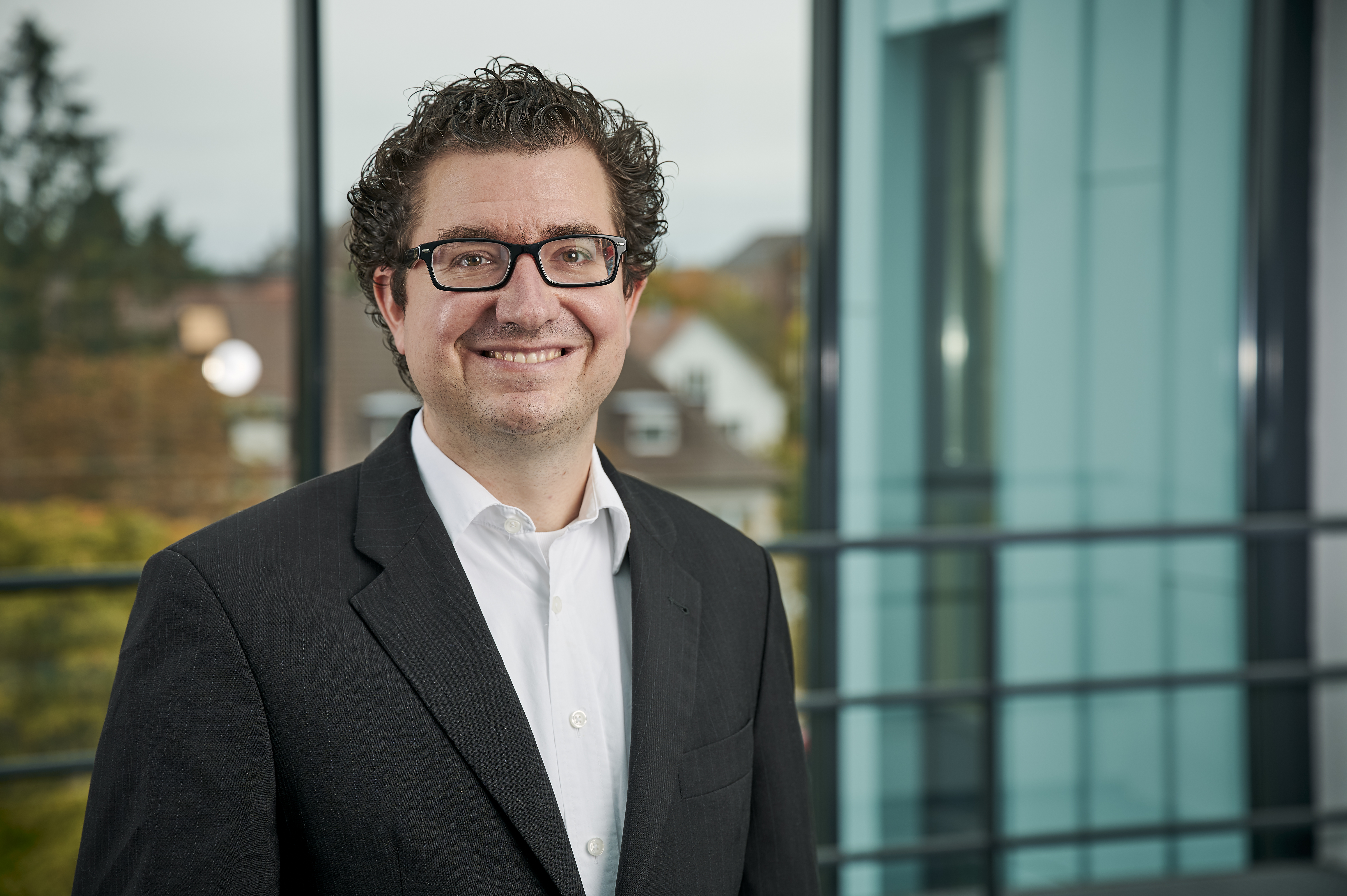 Dieses Bild zeigt Prof. Dr. Philipp Schuster